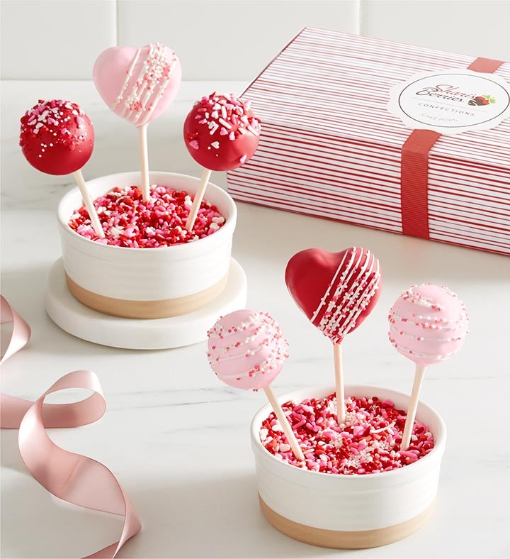 Valentine’s Day Cake Pops™ with Love & Romance™ Dipped Strawberries