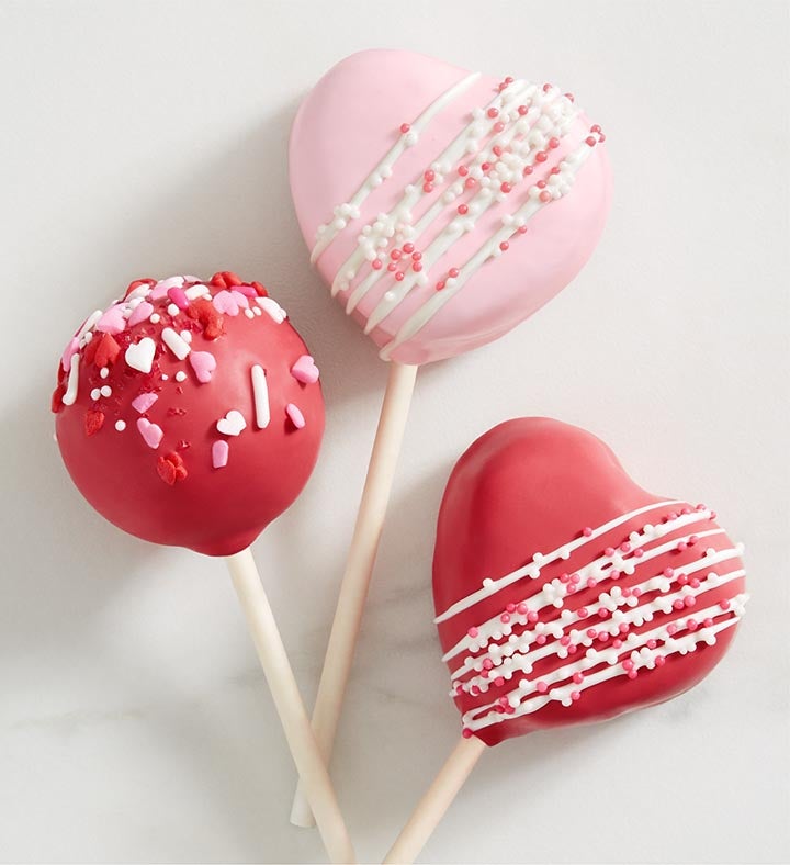 Valentine’s Day Cake Pops™ with Love & Romance™ Dipped Strawberries