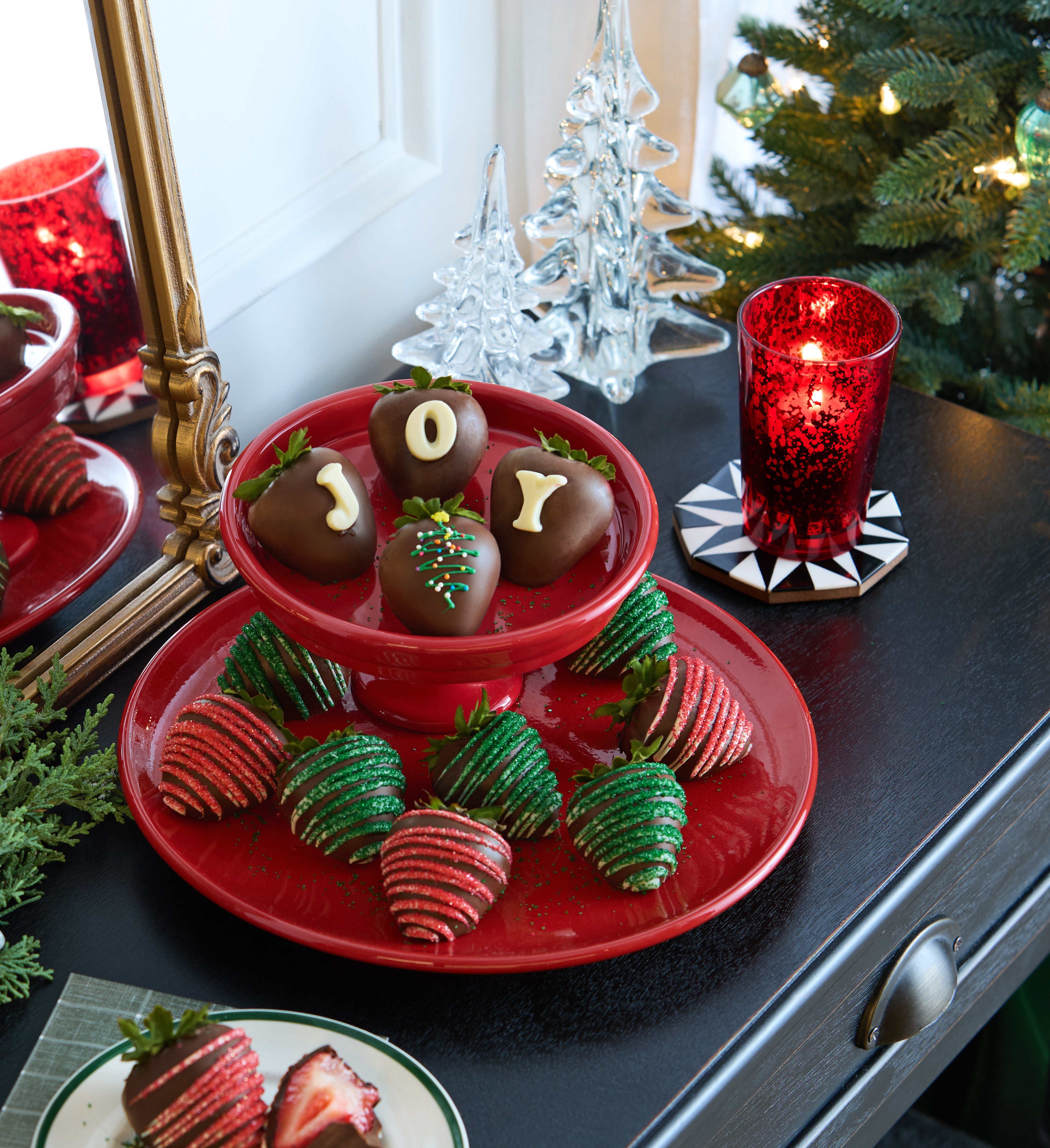 Chocolate Covered Strawberries for Christmas