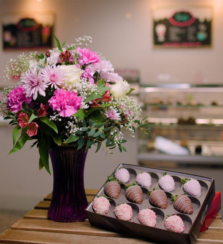 Mother's Day Dipped Strawberries™